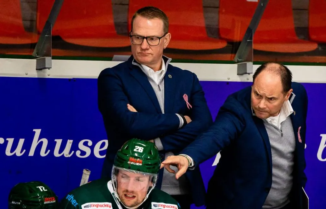 Klubben bekräftar: Tränaren har corona