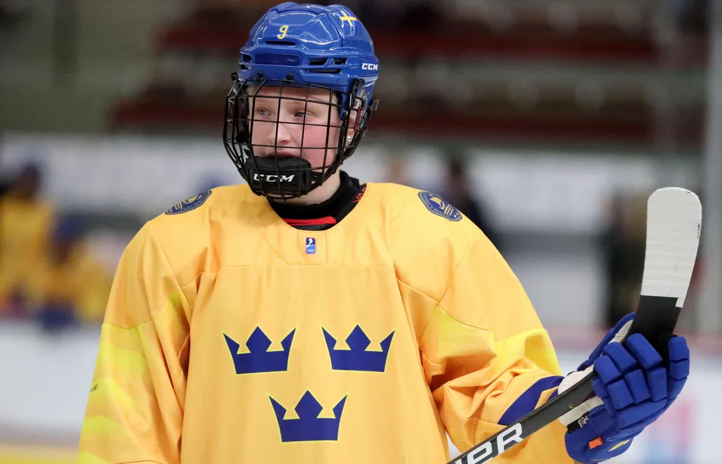 Mira Markström gör landslagsdebut i innebandy
