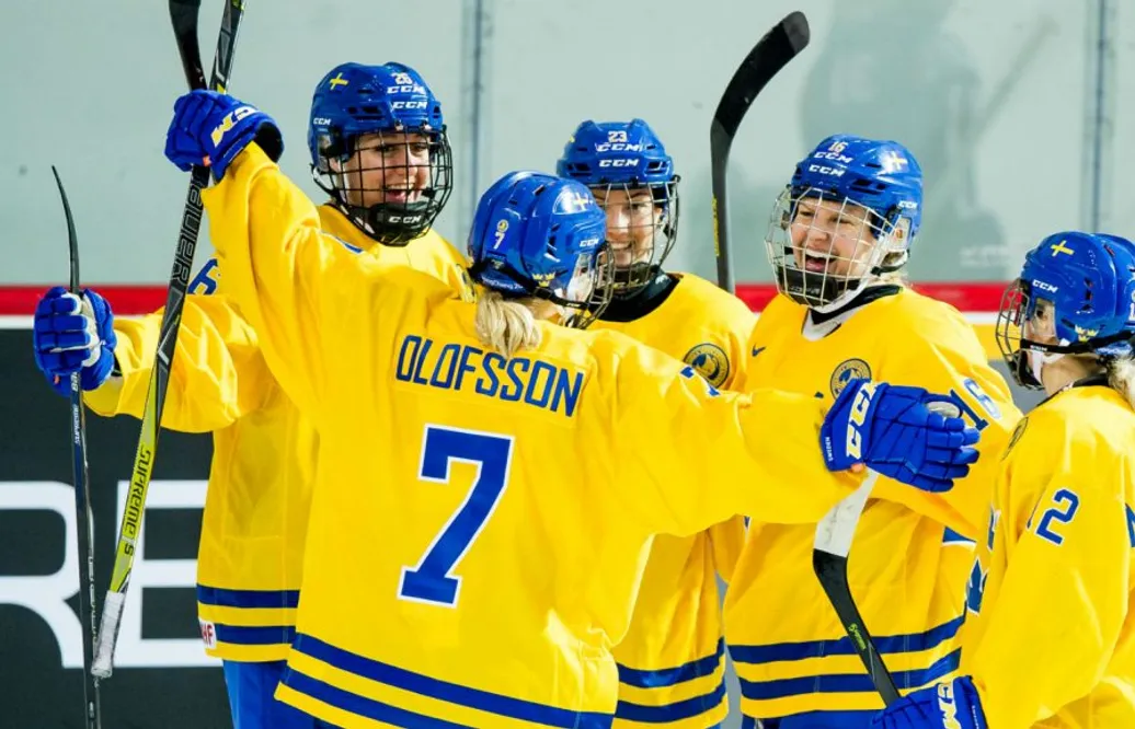 Mer pengar till damkronorna: ”Arbetar långsiktigt för damishockeyns utveckling”