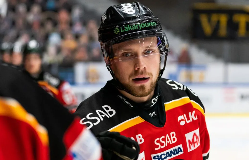 Mål direkt i Kärpät-debuten av Petter Emanuelsson