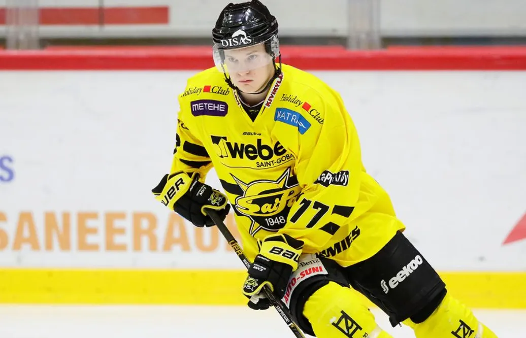 Värvades i juni – nu får finske backen lämna allsvenska klubben