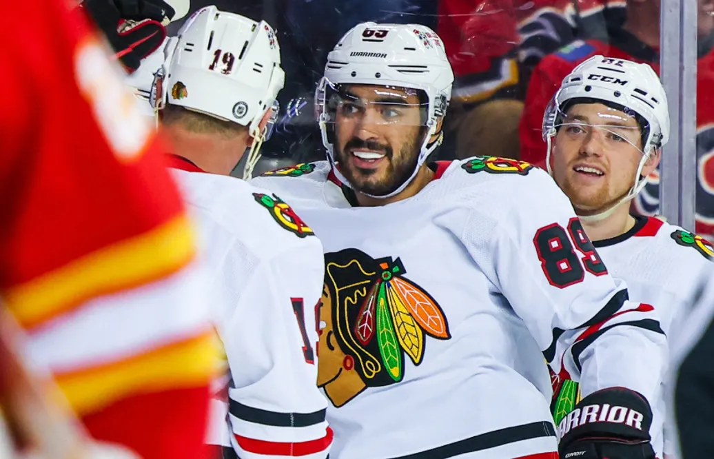 Andreas Athanasiou skriver nytt tvåårskontrakt med Chicago Blackhawks