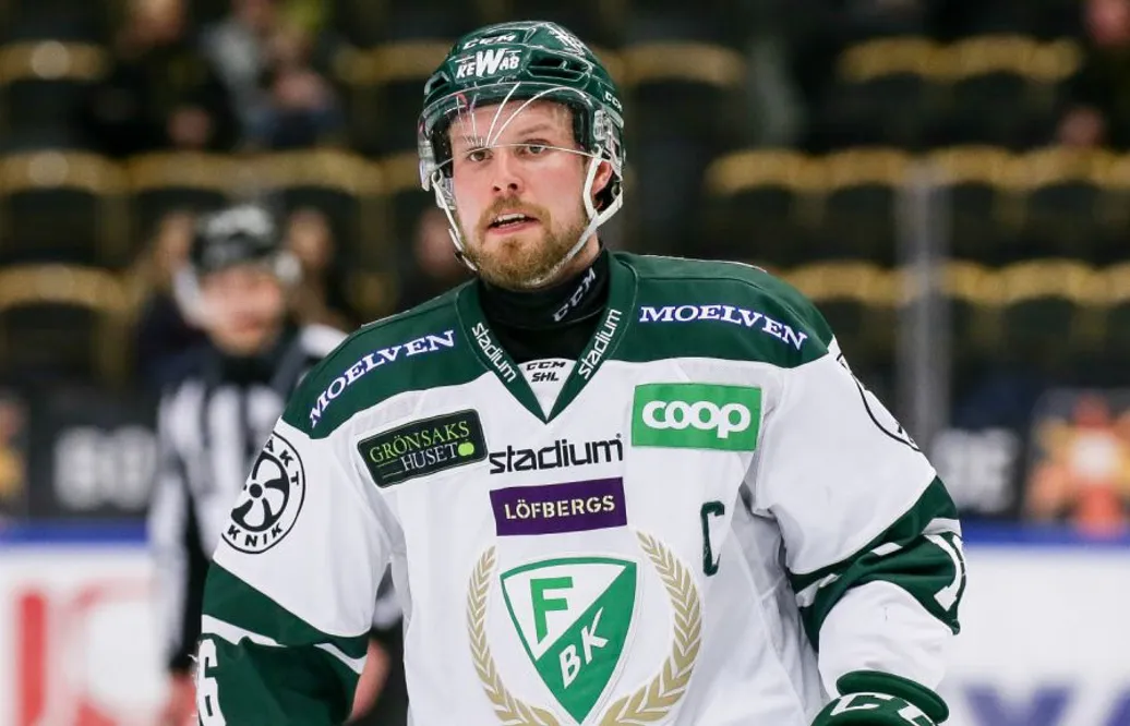 Nobbar spel i toppligorna – stannar i Hockeyettan