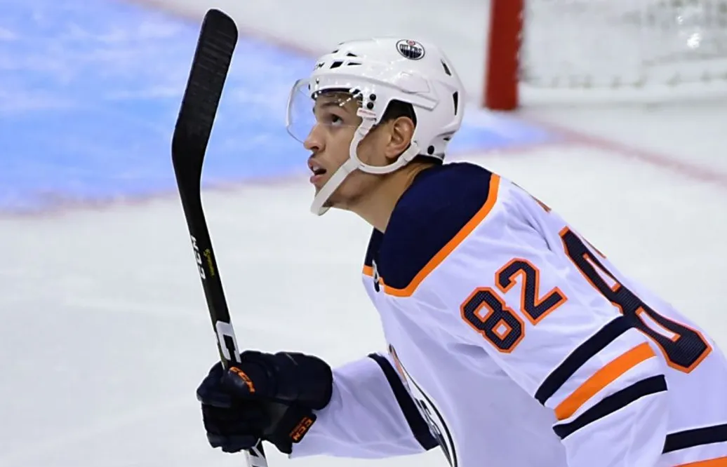 Oscar Klefbom skadad – då får NHL-stjärnans lillebror chansen