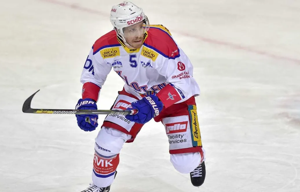 Brorsan till Frölunda – nu ryktas även svenskbekantingen lämna KHL