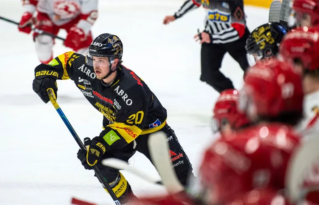 MJÖRNBERG: Fjäskar hellre än ser till sitt eget bästa (?)