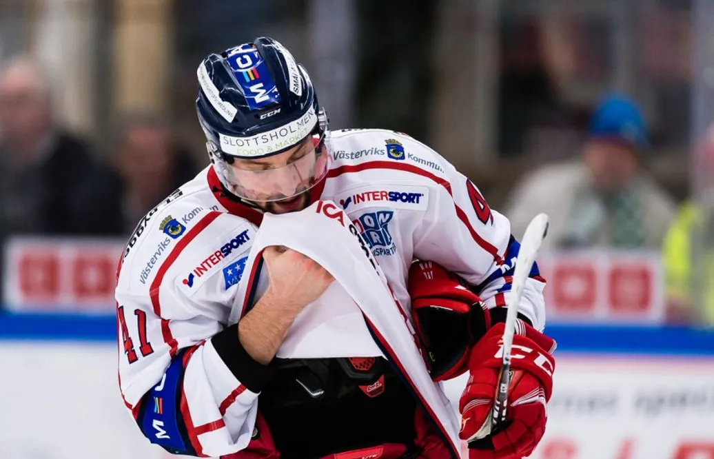 Västerviks tråkiga besked – forwarden lägger av