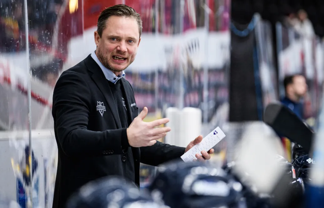Karl Helmersson förlänger med BIK Karlskoga