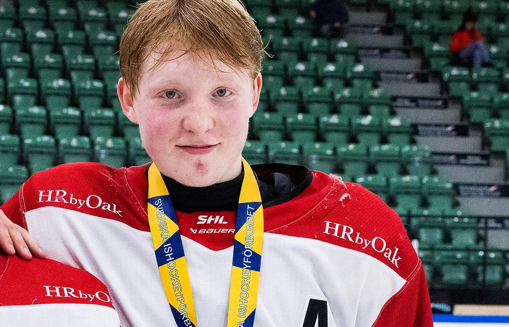 Hugo Orrsten sänkte Djurgården med hattrick – Örebro J18 Hockey klart för JSM