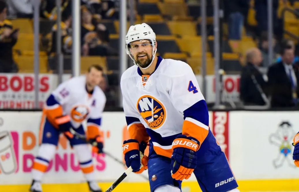 Veteranen förlänger med NHL-klubben – närmar sig 900 spelade matcher
