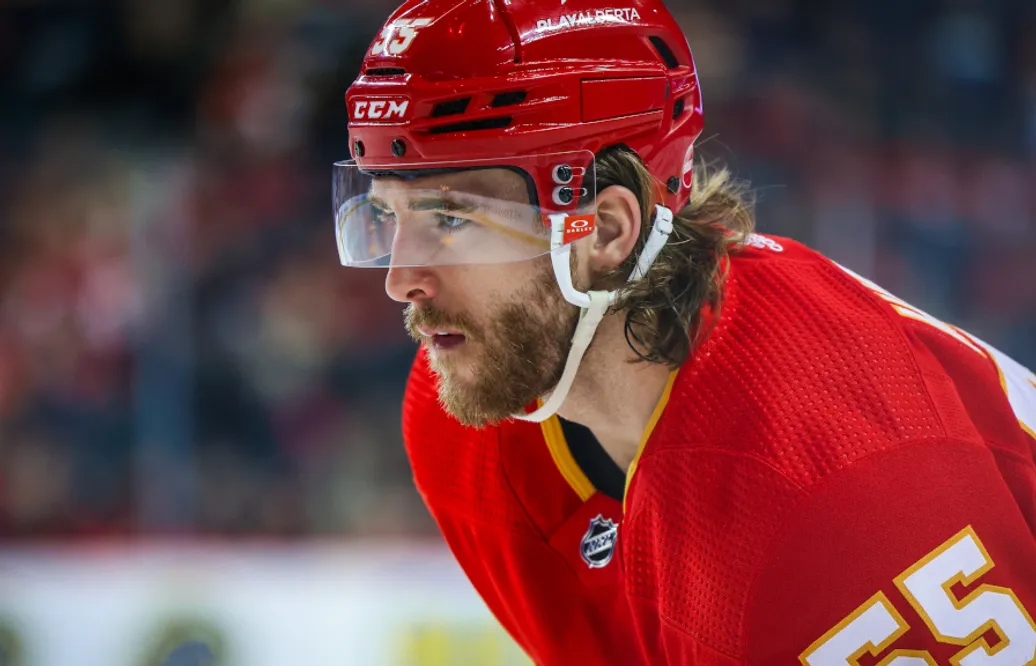 Noah Hanifin trejdas till Vegas Golden Knights