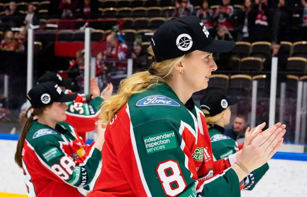 Karin Svedberg slutar och Annelie Zander tar paus från hockeyn