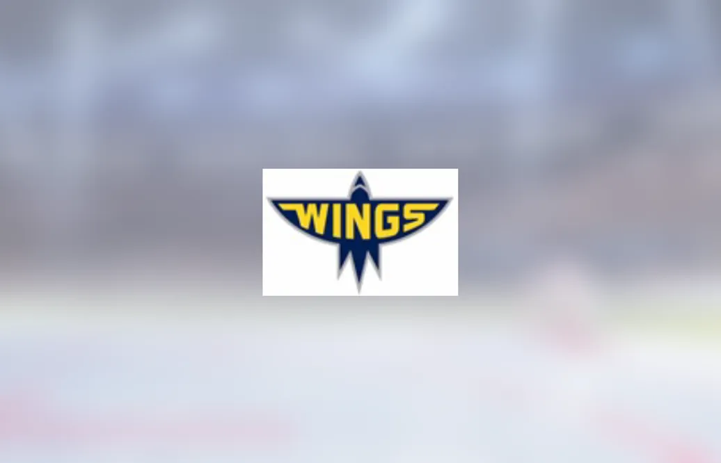 Backen Marcus Karlsson förlänger med Wings HC