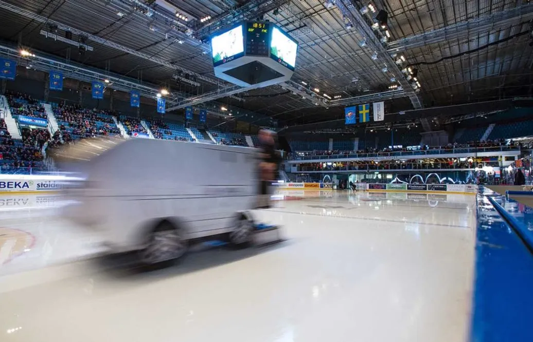 Isen gick sönder – matchen spelades inte klart