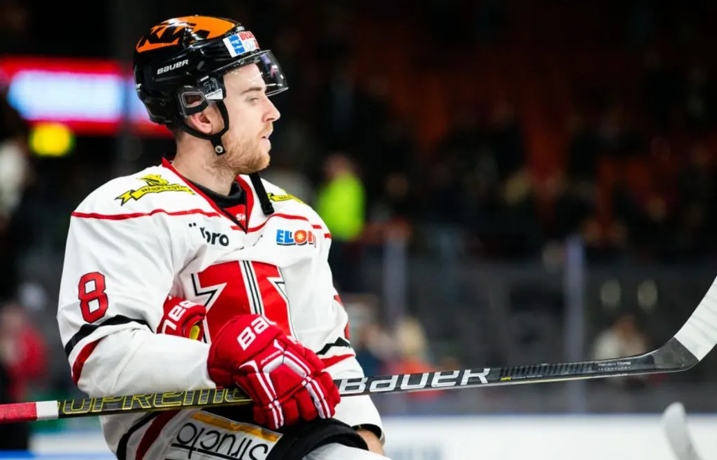SHL-importen spelade med J20-laget – fick matchstraff