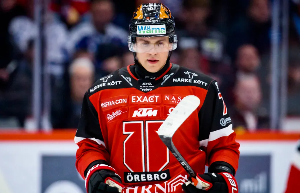 Oliver Eklind bemöter Rögle-ryktet: "Jag letar ju jobb..."