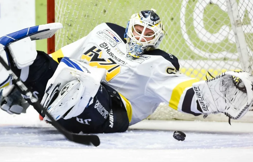 Ikväll gör han comeback efter sju månader utan matcher