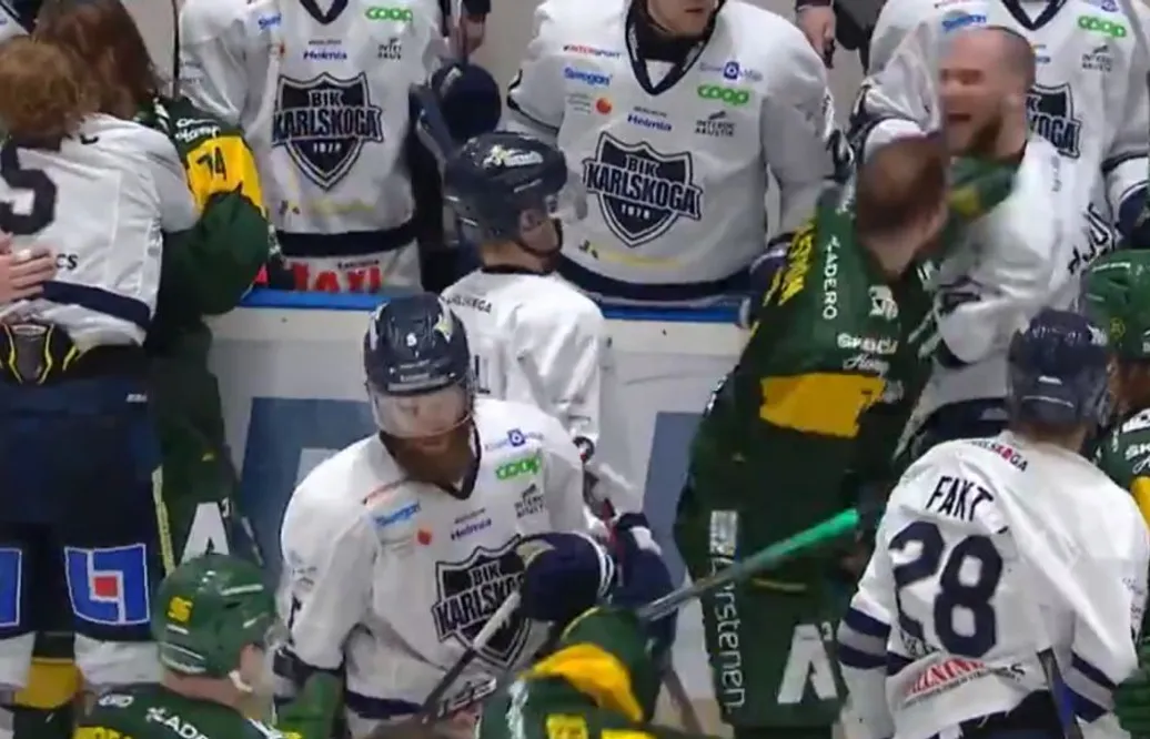 Fyra spelare får matchstraff – efter storbråk