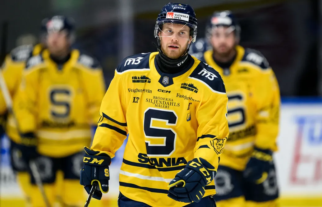 Södertäljes Viktor Grahn jagas av flera SHL-klubbar