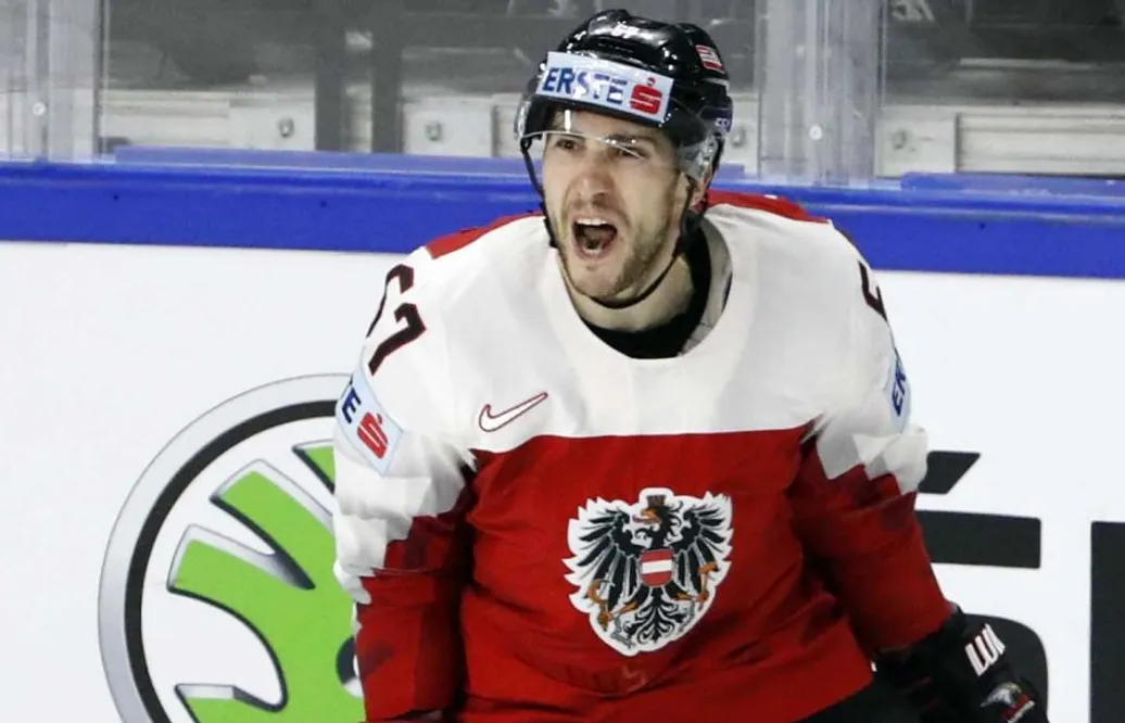 De SHL-klubbarna är med i jakten på VM-spelaren: ”Det är 50/50-läge”