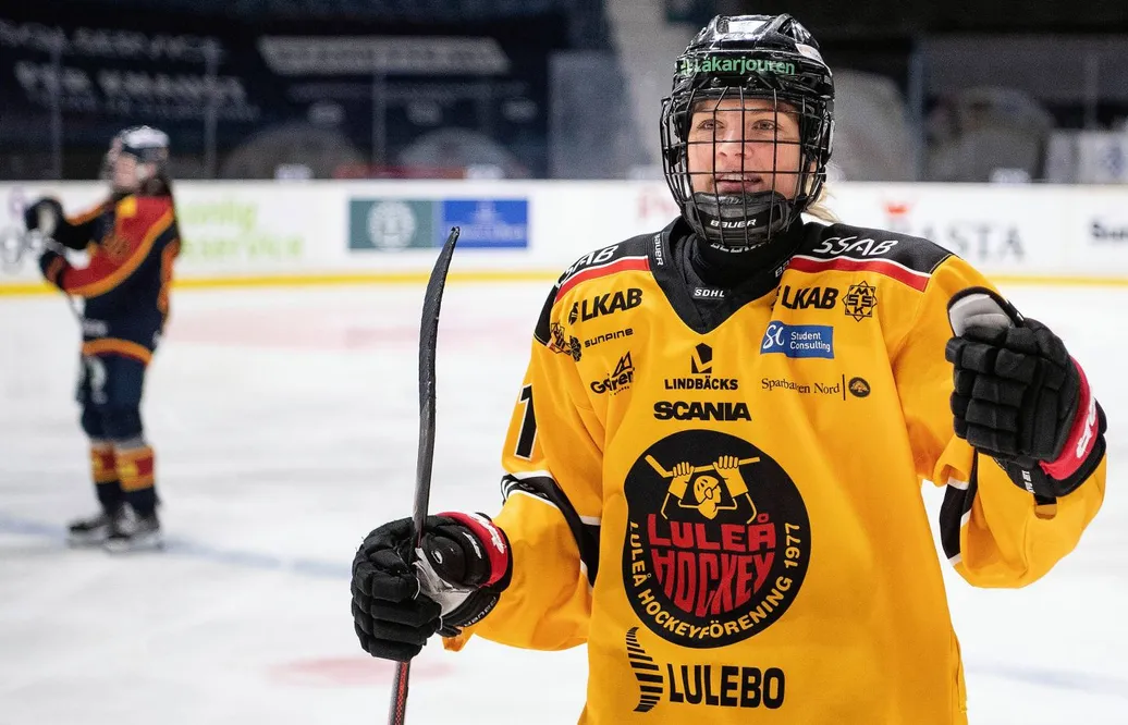 Josefine Høegh Persson förlänger med Luleå