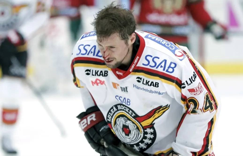 Lägger av med hockeyn 31 år gammal