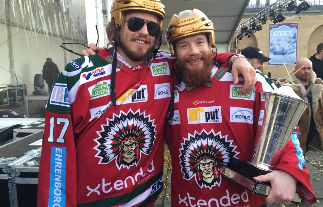 BILDSPEL: Här firar Frölunda SM-guldet på Götaplatsen