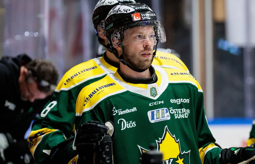 Henrik Marklund stängs av i fyra matcher efter smällen på Daniel Muzito Bagenda