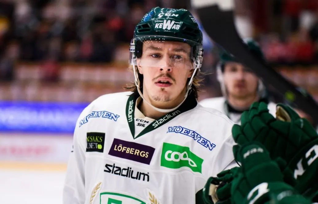 Forwarden förlänger kontraktet med Färjestad