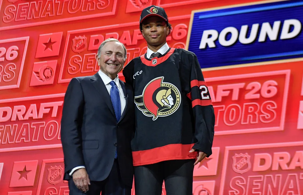 Jaxon Cover är den första spelaren från Caymanöarna att draftas in i NHL. Foto: AP Photo/Adrian Kraus