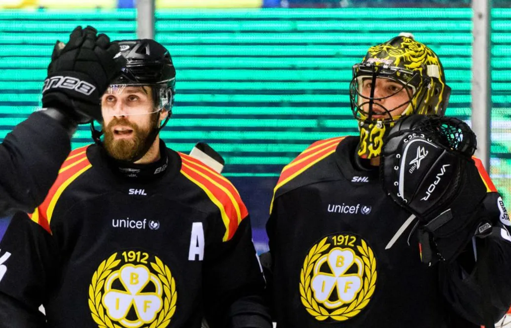 Nya monstermatchen - med förbundskaptenen på plats