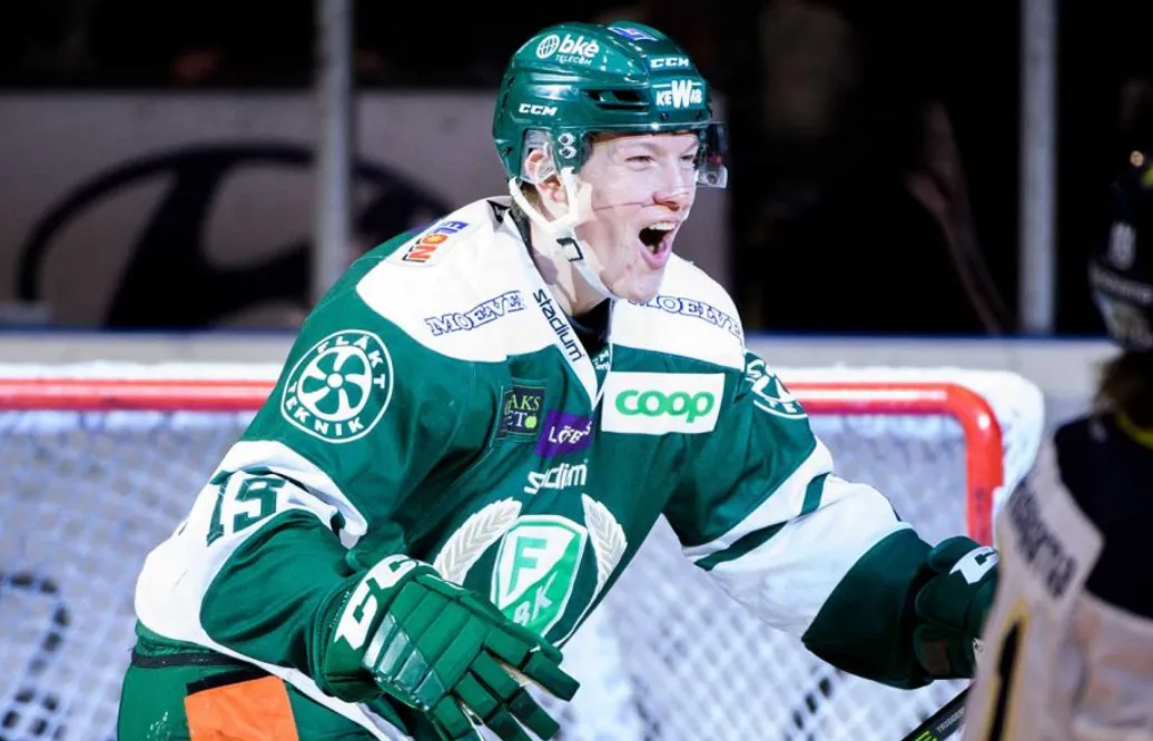 Han stannar i Färjestad tre säsonger till: ”Tror vi kan gå långt”