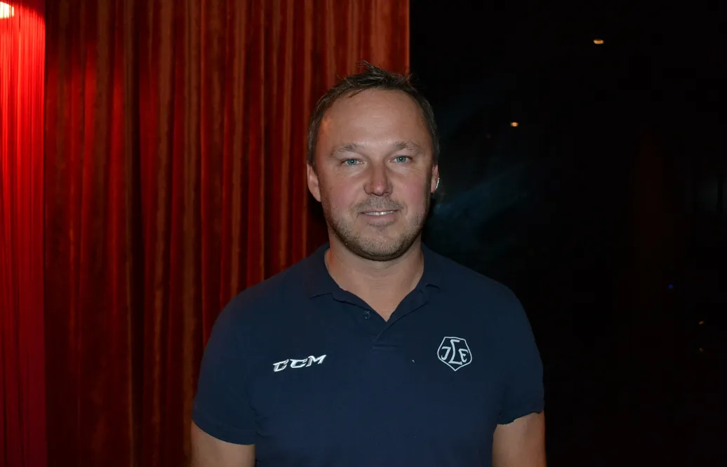 Mikael Karlberg, tränare för Leksand, är numera som släkt för Holm Karlberg