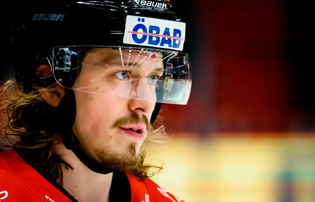 Har KHL-kontrakt – men tvivlar på att återvända: ”Situationen där är inte bra”