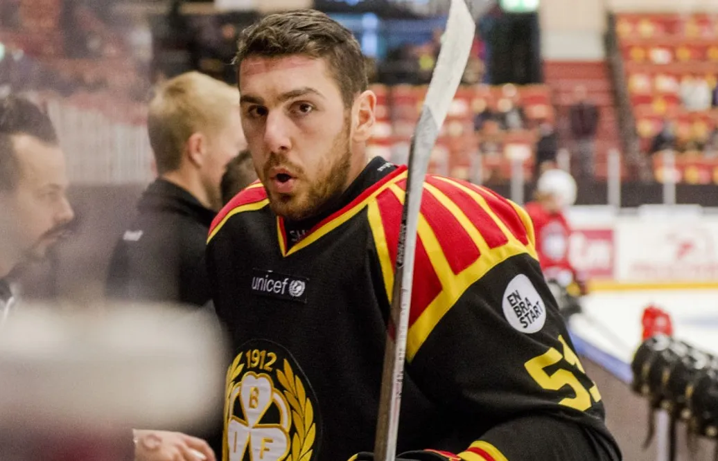Uppgifter: SHL-laget värvar back från konkurrenten