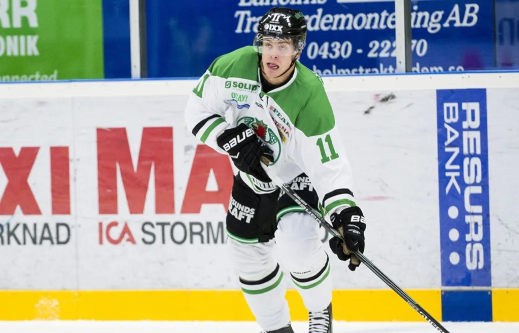 Tidigare FBK-löftet tillbaka i svensk hockey – testas i Hockeyettan