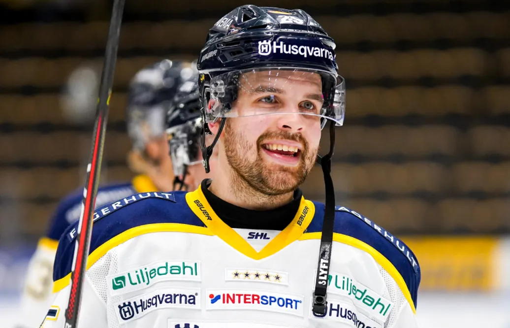 Axel Holmström satte sitt första mål sedan flytten till Langnau