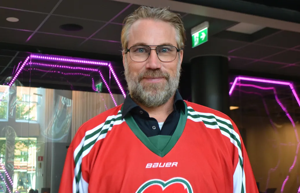 Peter Forsberg i Modo-tröjan