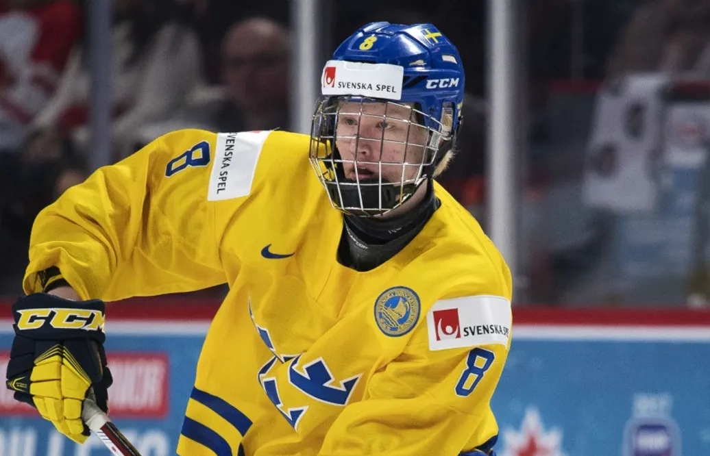 VIDEO: Här sänker Rasmus Dahlin både motståndare och medspelare