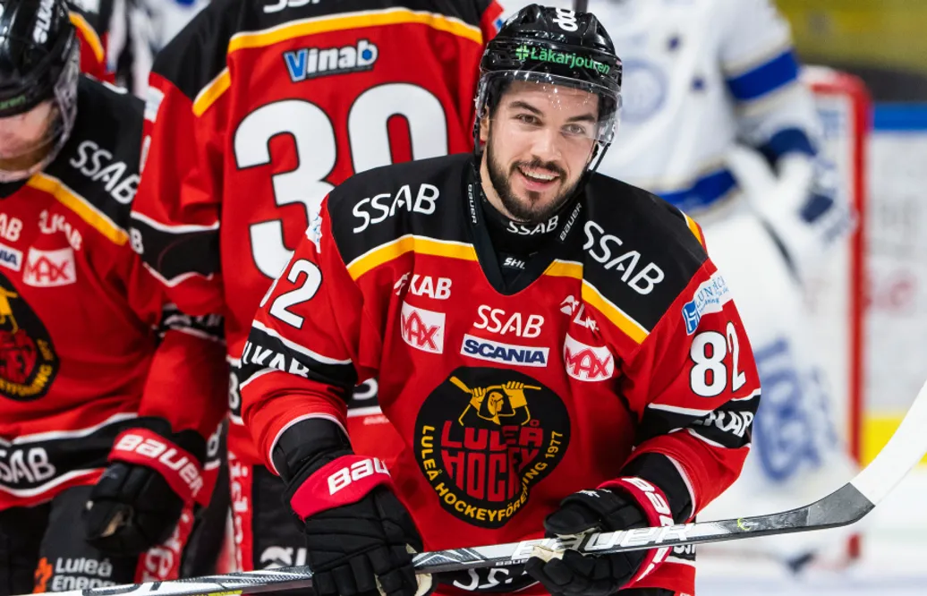 Chris DeSousa leder både skytteligan och poängligan i DEL