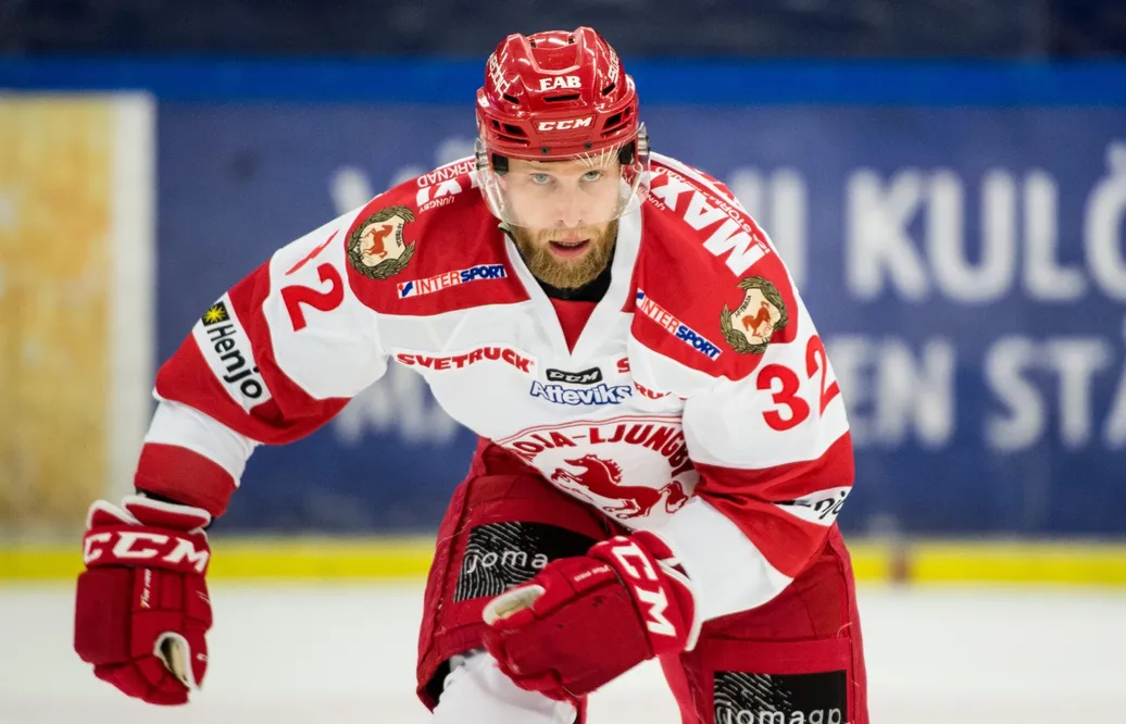 Johan Andersson i moderklubben Troja/Ljungby.