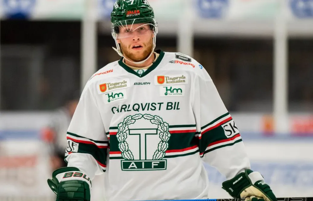 Mästaren värvar back från Hockeyallsvenskan