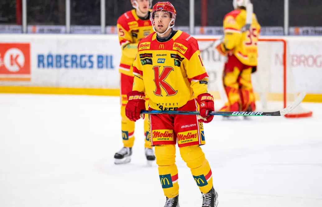 Almtuna värvar poängstark forward