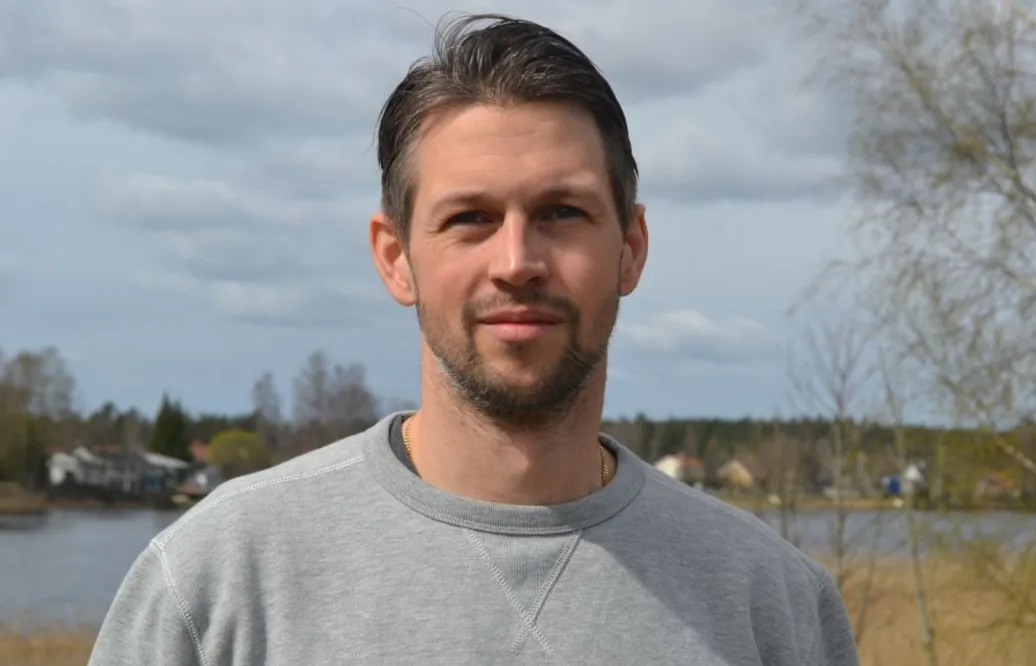 Från fyra SM-guld och tre VM-medaljer till populär expert – Old School Hockey Rickard Wallin