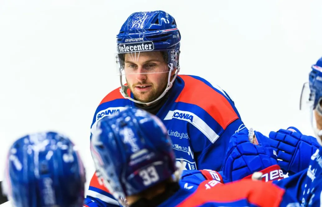 Fostrad i Mora – skjuter sina första SHL-mål mot Leksand