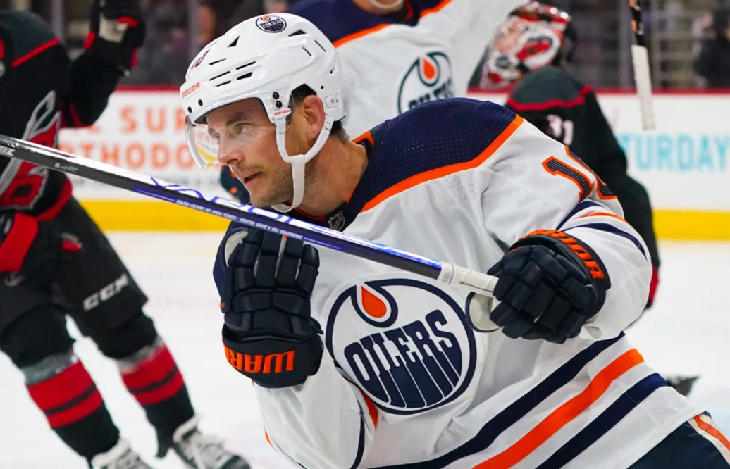 Derek Ryan förlänger med Edmonton
