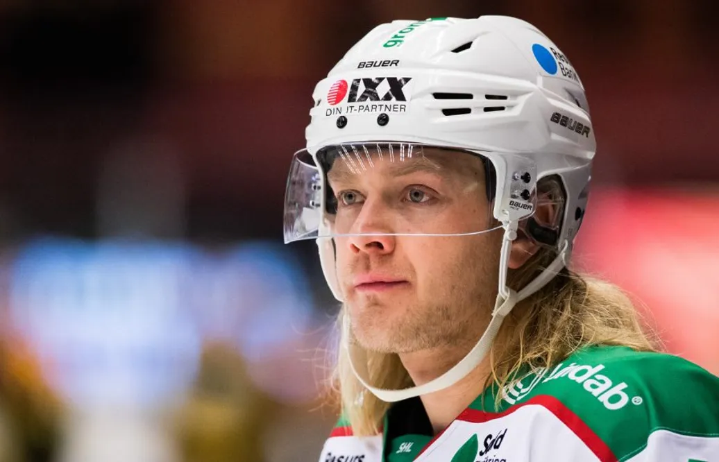 ”Värdelöst att sitta på sidan av och kolla på – det kan jag göra hemma i soffan”
