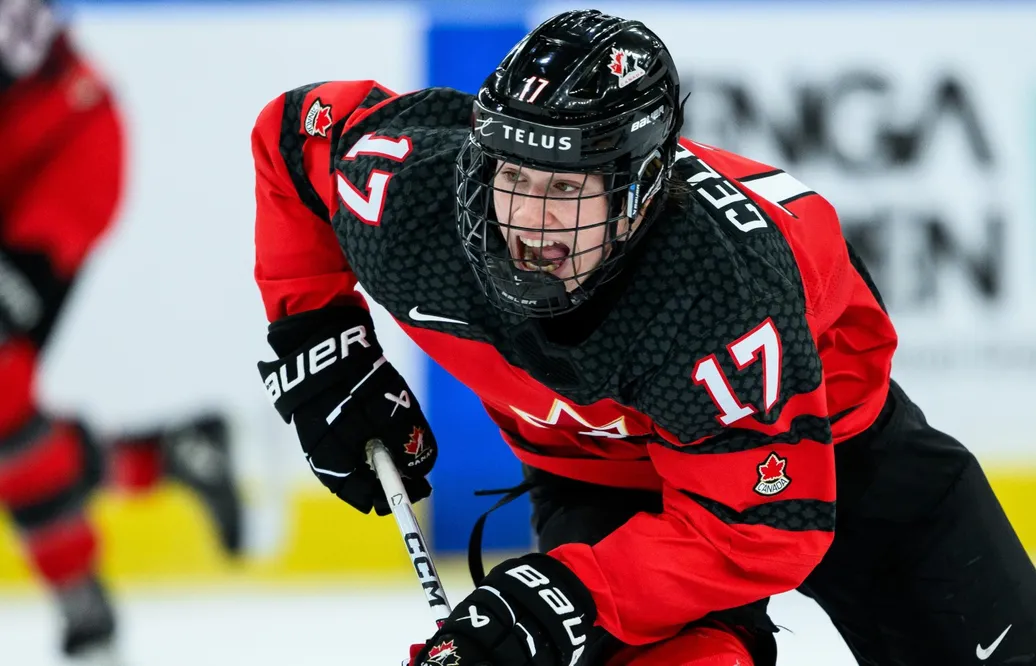 Macklin Celebrini prisas dubbelt efter jättesuccén på college