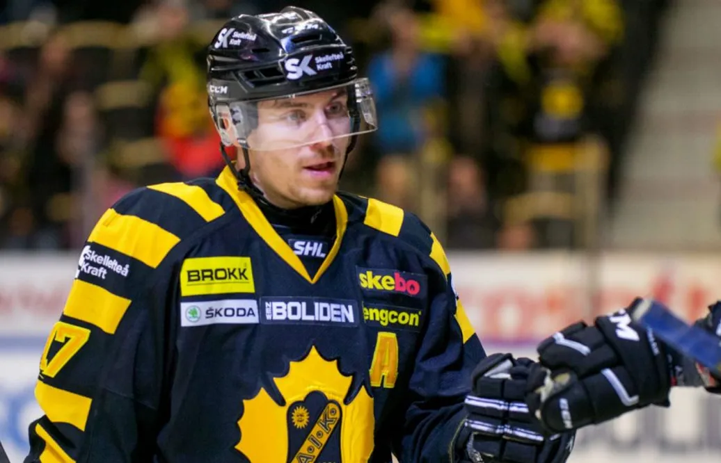 AVSLÖJAR: Nu har Pär Lindholm gjort sitt NHL-val
