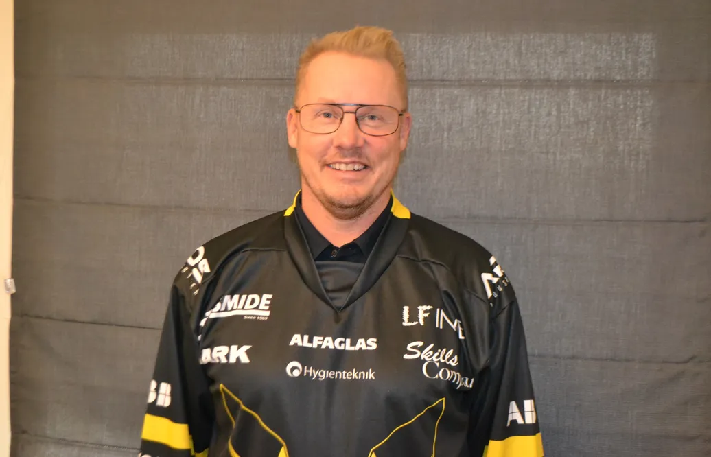 Tobbe Holm Karlberg i Västerås-tröjan